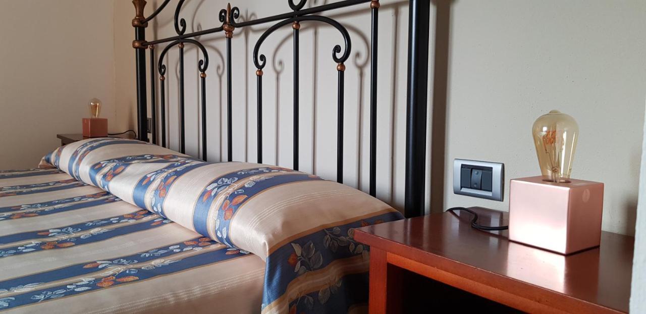 โฮเต็ล ริสโตรันเต ลา เรจิบุสซา Hotel อัสตี ภายนอก รูปภาพ
